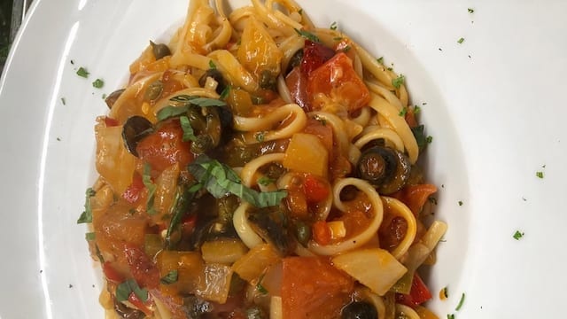 Linguine Puttanesca.