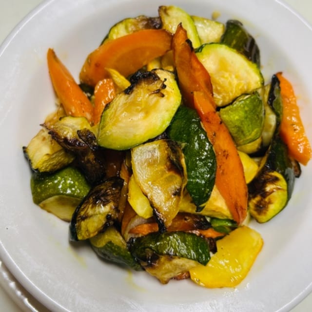 Side Fresh Grilled Mixed Vegetables.